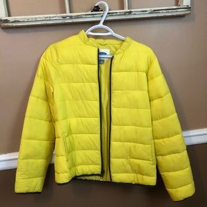 Yellow puffer jacket!!!!